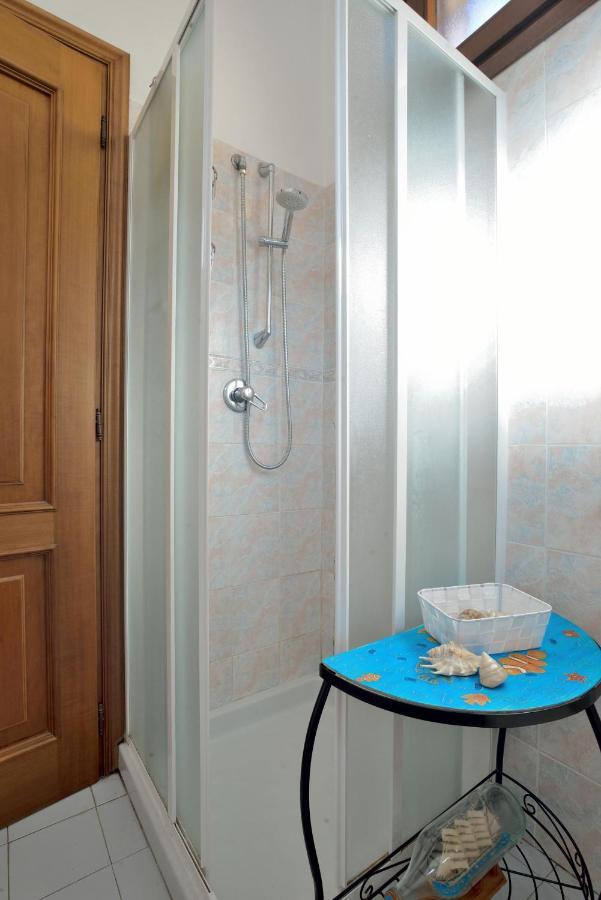 Casa Con Grande Terrazza, Ac, Wifi, Posto Auto E Vicino Al Mare Villa Imperia Bagian luar foto